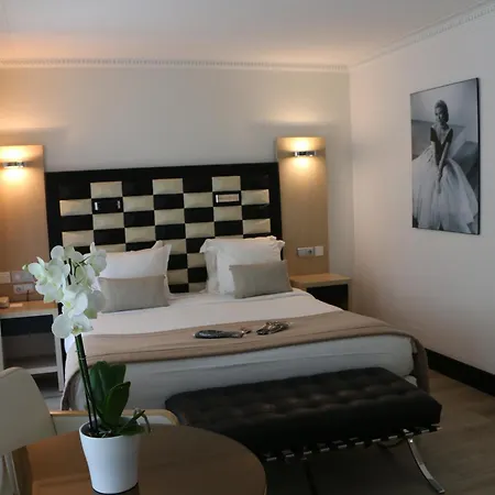 Victoria Hotell 4*
