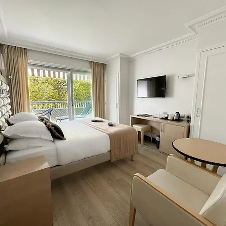 Victoria Hotell 4*